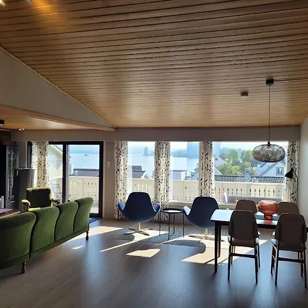 Lovely Views Across The Fjord, Free Parking Apartment