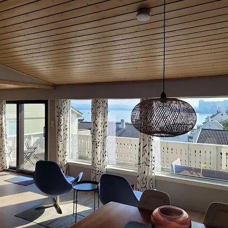 Lovely Views Across The Fjord, Free Parking Apartment *